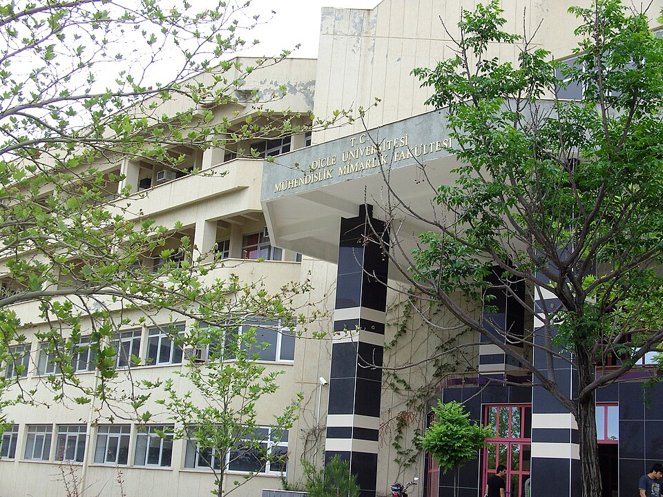 Dicle University